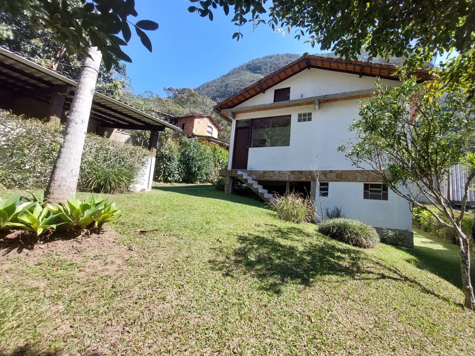 Casa na Fazenda Inglesa bem próxima a BR040.