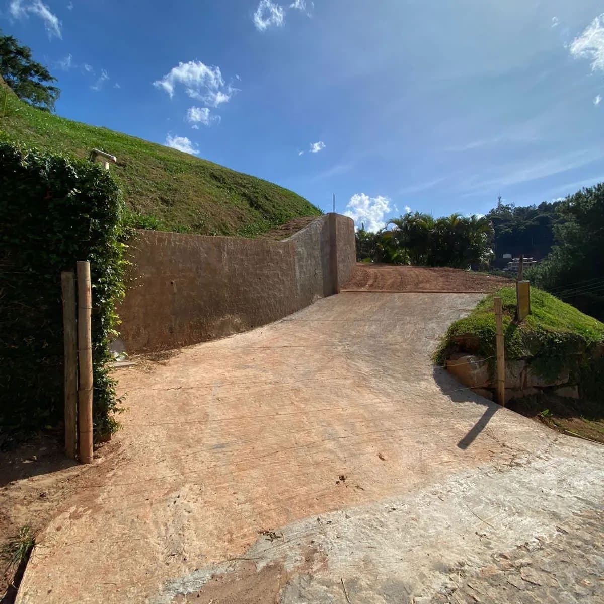 TERRENO COM VISTA PARA MONTANHAS